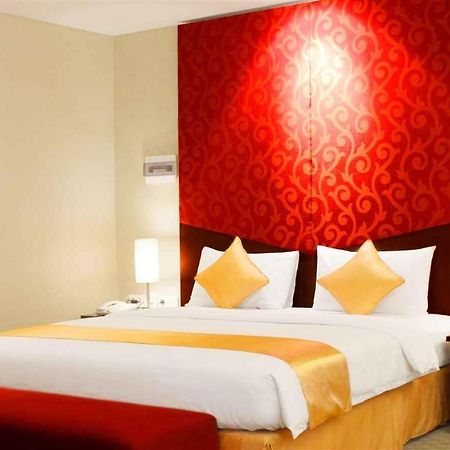Horison Balairung Jakarta Exterior foto