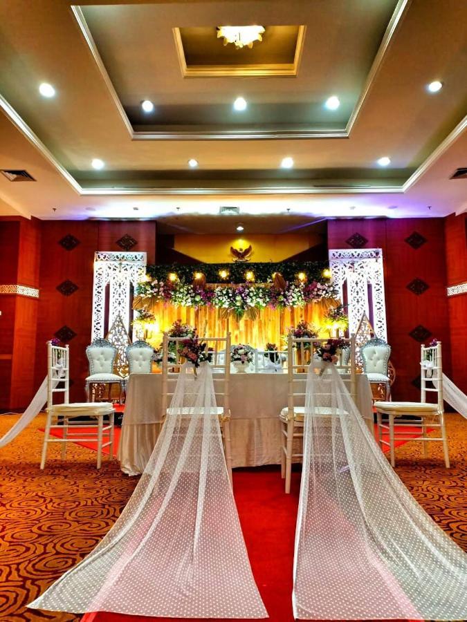 Horison Balairung Jakarta Exterior foto
