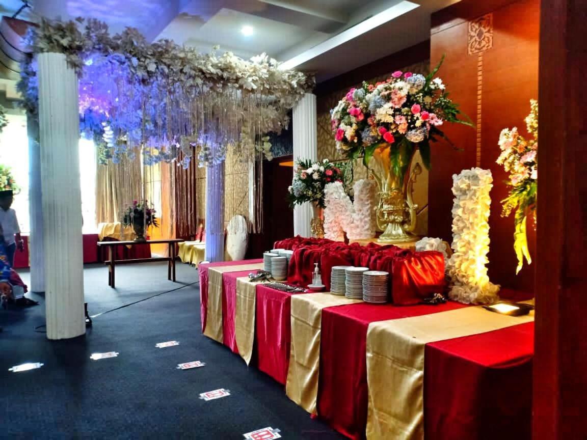 Horison Balairung Jakarta Exterior foto
