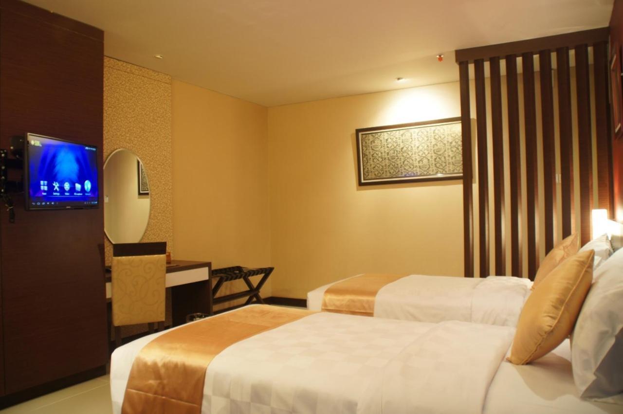 Horison Balairung Jakarta Exterior foto