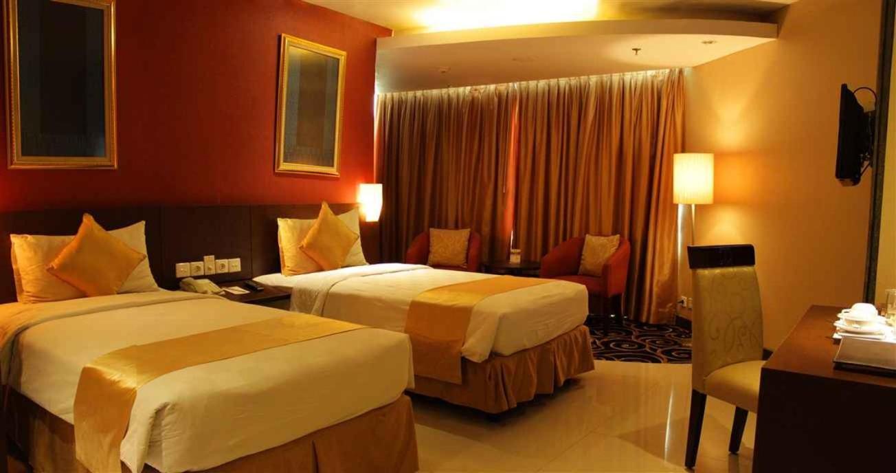 Horison Balairung Jakarta Exterior foto