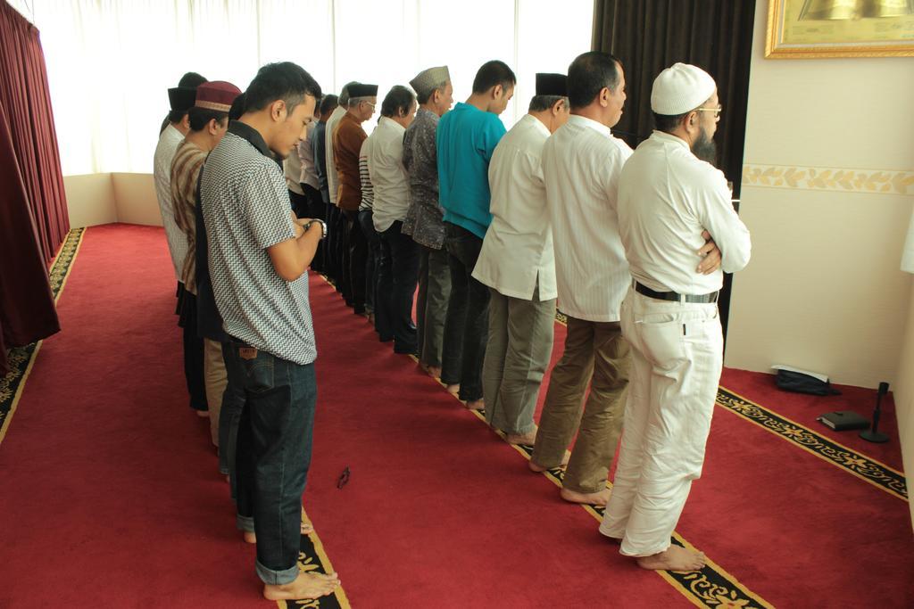 Horison Balairung Jakarta Exterior foto