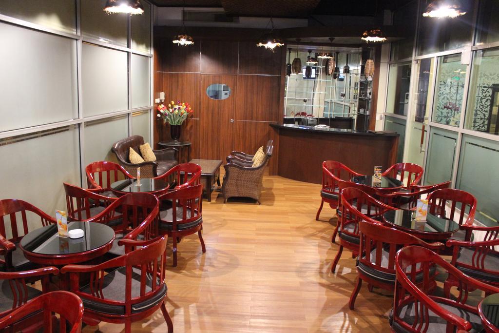 Horison Balairung Jakarta Exterior foto